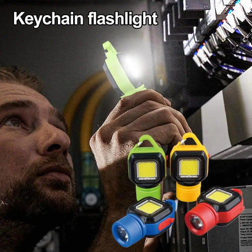 Lampe torche porte-clés COB LED LumiFlash allumée